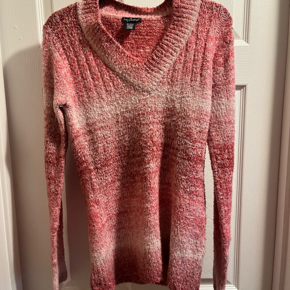 BODY CENTRAL — pink knitted sweater